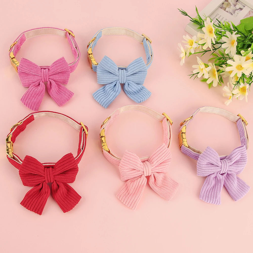 Collier personnalisé pour chien avec grand nœud papillon
