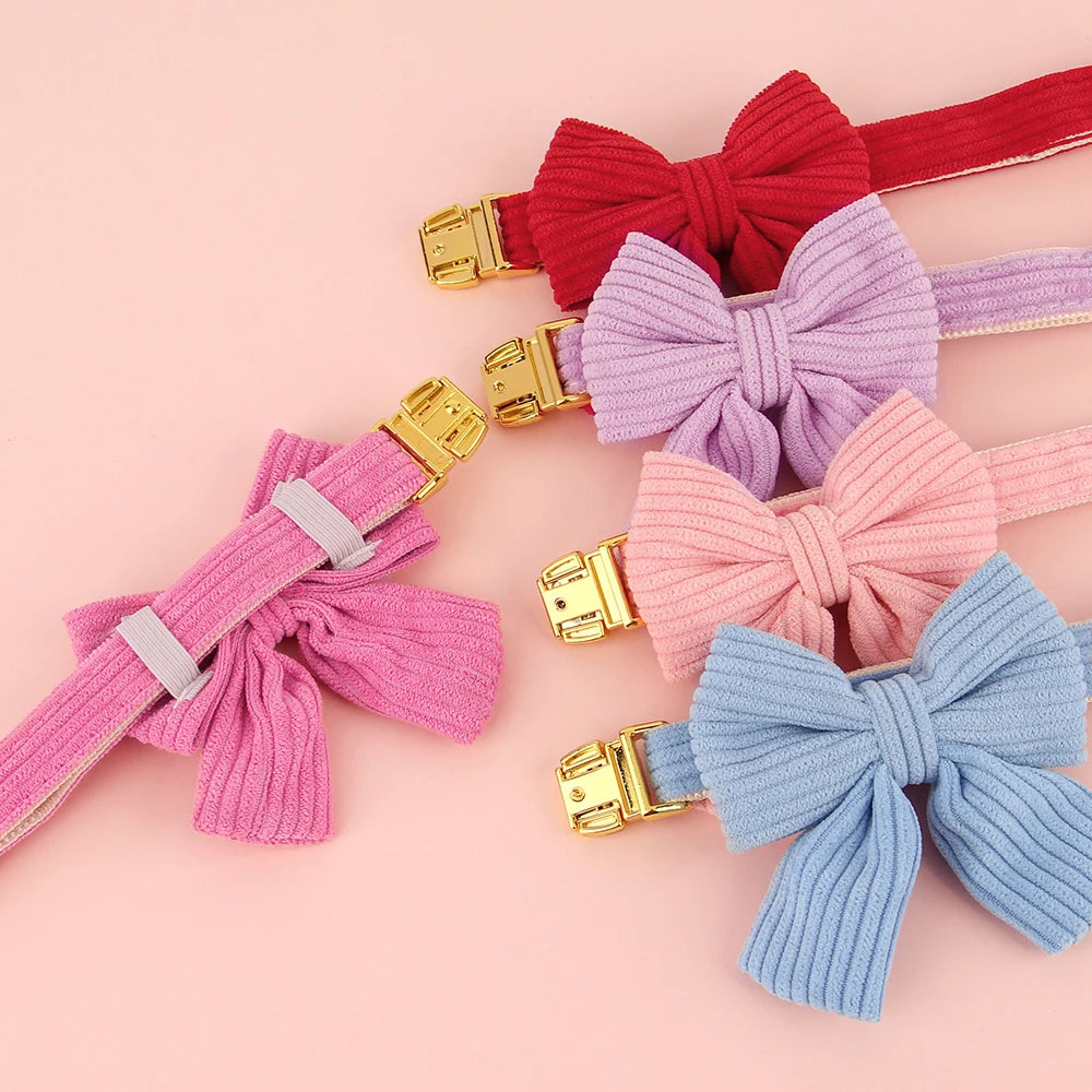 Collier personnalisé pour chien avec grand nœud papillon